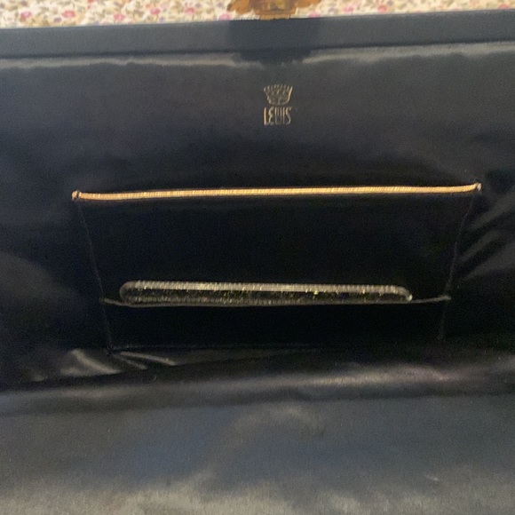 VINTAGE LEWIS BLACK SATIN CLUTCH HANDBAG/GOLD-PEARL JEWELED CLASP:ACCESSORIES - Picture 5 of 9